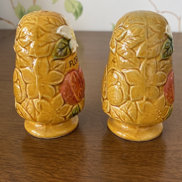 VTG Florida Souvenir Ceramic Salt & Pepper Shakers with Orange Blossom Flower - Picture 4 of 8